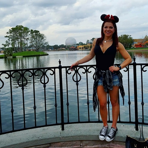 Meet your Posher, Erin - Picture 2 of 2